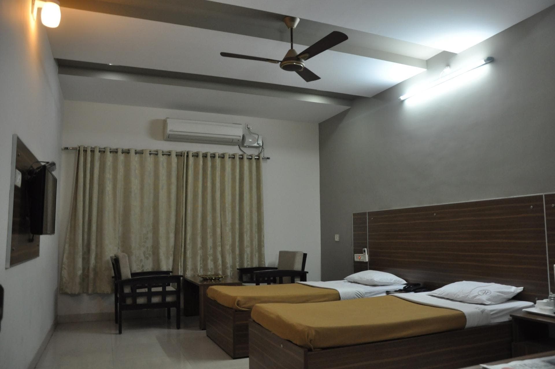 Deluxe AC Room